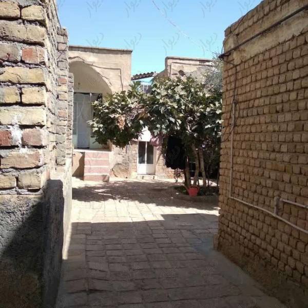                                             خانه کلنگی
                                                                                زمین و باغ
                                        در  قم