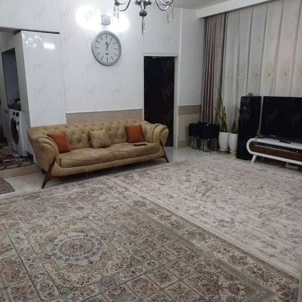 دو طبقه روی پیلوت