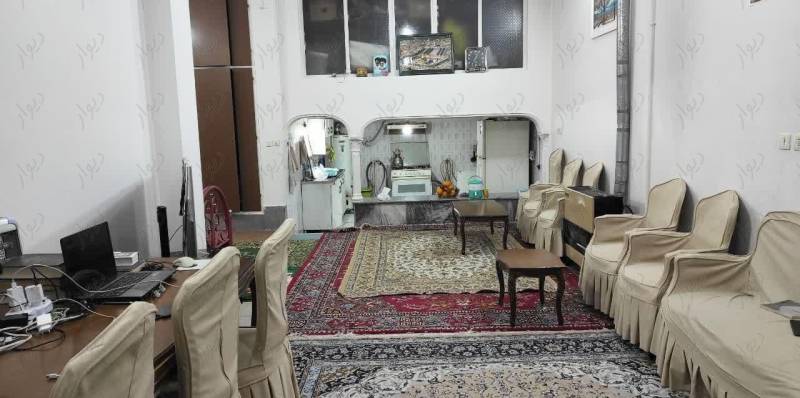 زیرزمین بزرگ در شهرک صادقیه ، راه جدا