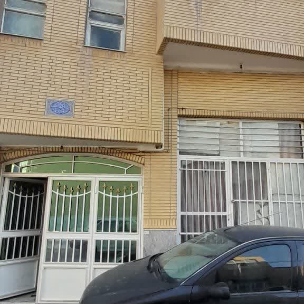                                         منزل ویلایی
                                        در هنرستان قم