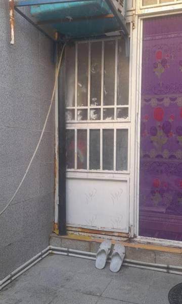                                             منزل نقلی نبش خیابان سند ثبت محظر
                                                                                منزل ویلایی
                                        در بلوار ۱۵ خرداد قم