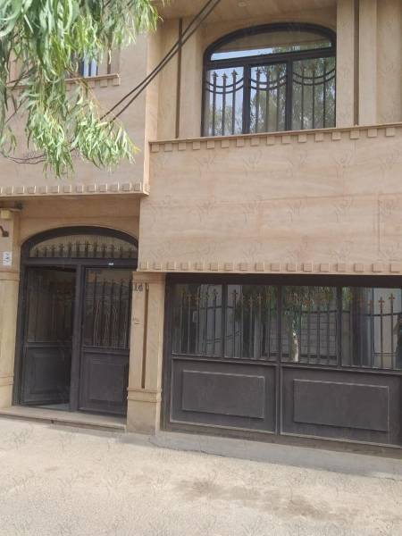                                             منزل ویلایی ،180 متری، دو طبقه، چهار خواب فرهنگیان (باجک3)
                                                                                منزل ویلایی
                                        در  قم