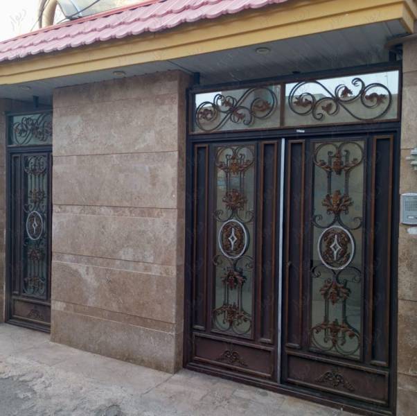 یک طبقه روی همکف راه کاملا جدا