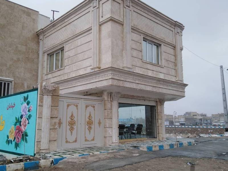 ساختمان و نمای رومی شهرک نیاوران قم