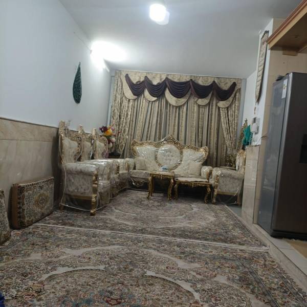 دوطبقه بحر طفلان مسلم ، دو قدمی جمهوری