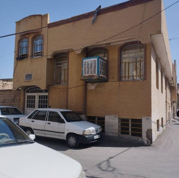 ساختمان دوطبقه دونبش شیرازی