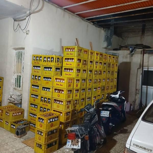 منزل ویلایی ۱۰۰متر منزل ۶۴متر حیاط ۳۶متر مغازه