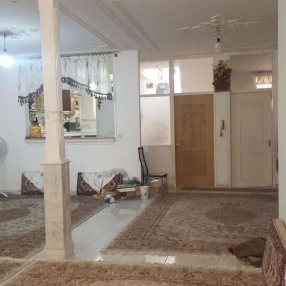                                             ویلایی باجک1
                                                                                منزل ویلایی
                                        در  قم