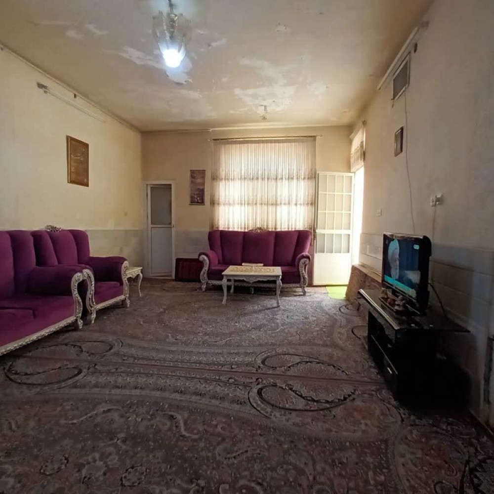                                         منزل ویلایی
                                        در یزدان‌شهر قم