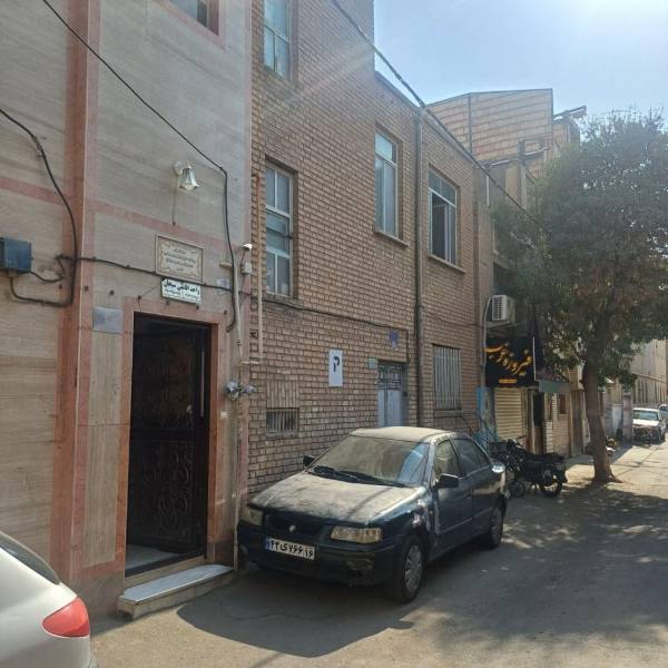 خانه مناسب ساخت واحد اقامتی و مسافرخانه