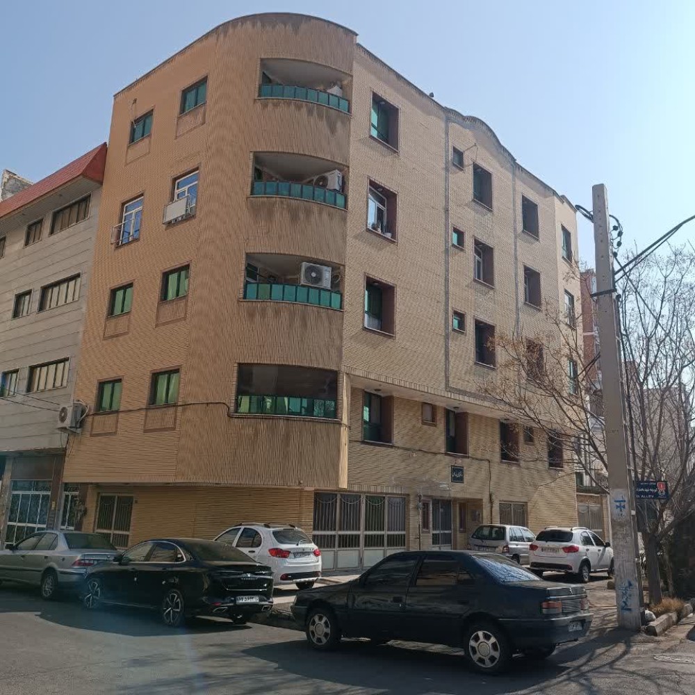 81 متری در عطاران