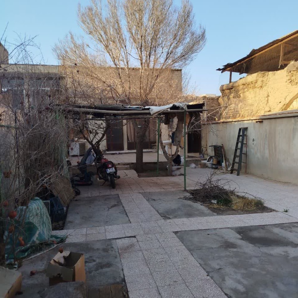                                         منزل ویلایی
                                        در  قم