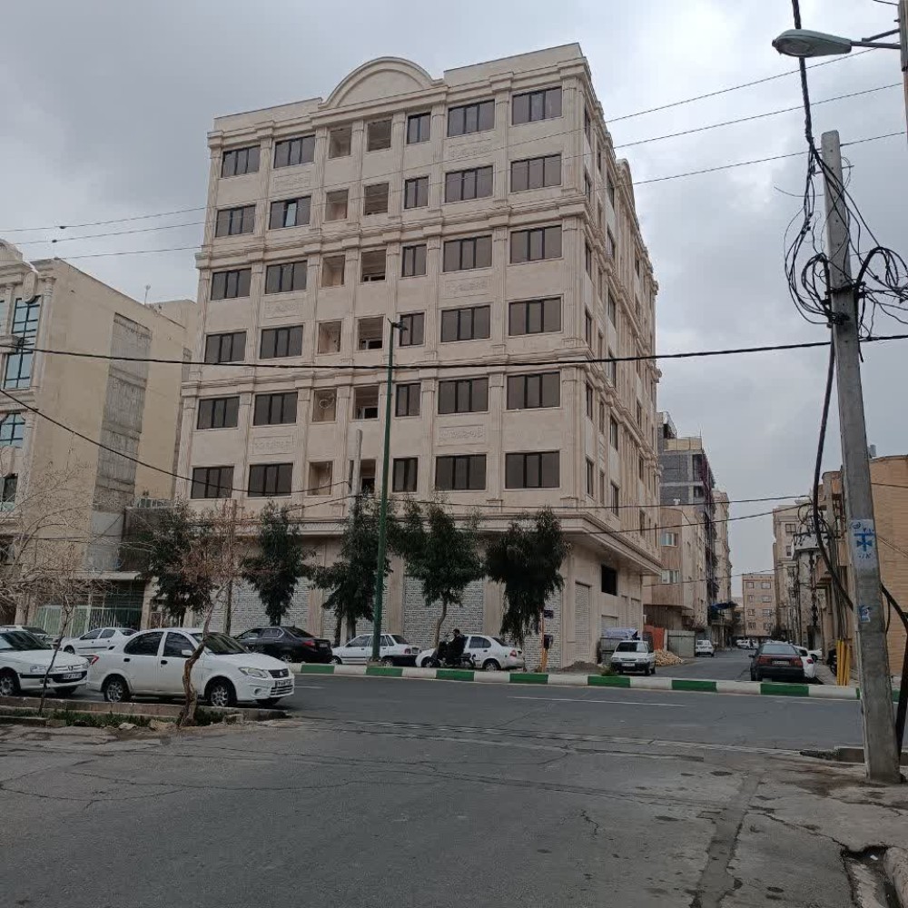                                         آپارتمان
                                        در زنبیل‌آباد (شهید صدوقی) قم