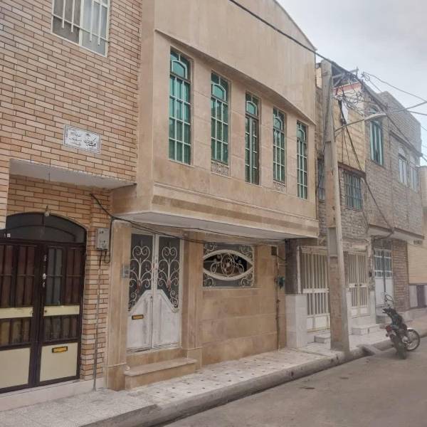                                             ویلایی_2 طبقه_ جنوبی ساز
                                                                                منزل ویلایی
                                        در ۱۵ خرداد ( بلوار) قم