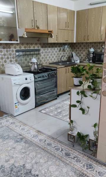                                             واحد زیرزمین بسیار تمیز ورودی مجزا یکخوابه
                                                                                منزل ویلایی
                                        در دانیال قم