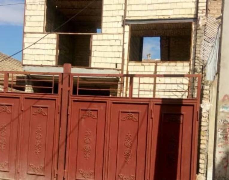 ساختمان ویلایی نیمه کاره ۱۳۰ متر ۲۰ متری ستاره