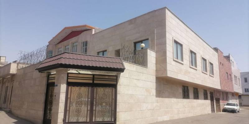 فروش خانه ویلایی همکف بدون پله دو نبش