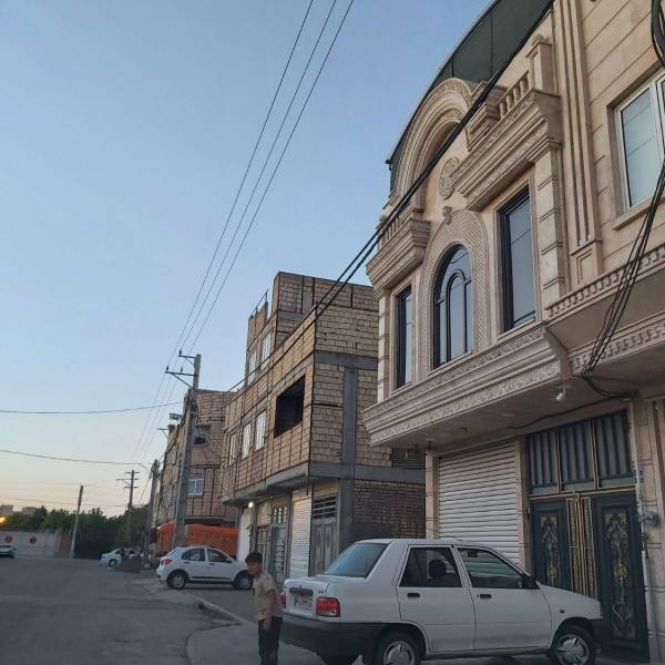 زمین ۱۲۰ متر بر خیابان ۲۰ متری حقیقت