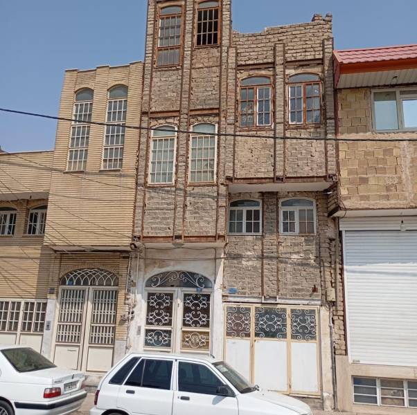                                             منزل مسکونی در سه واحد جدا آزادگان
                                                                                منزل ویلایی
                                        در آزادگان قم