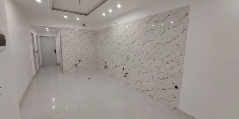 سه طبقه روی پیلوت یکجا کلید نخورده