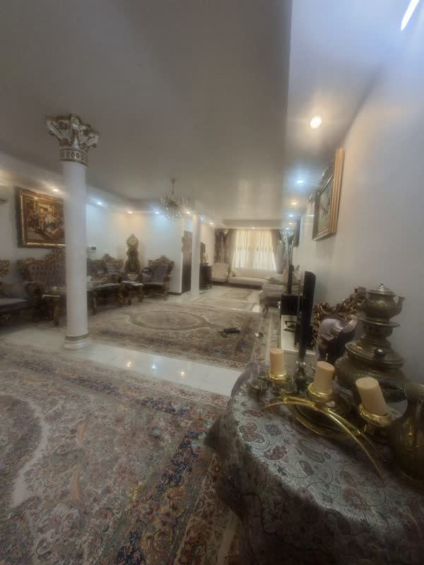                                         منزل ویلایی
                                        در  قم