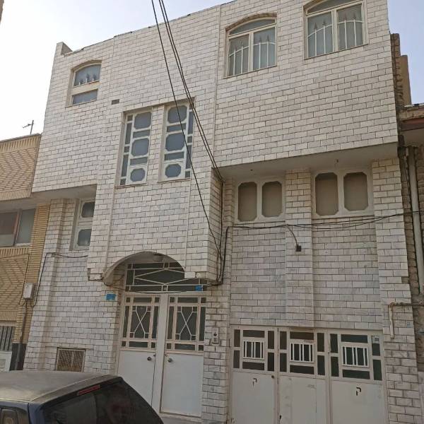                                             ملک فروشی 3 طبقه
                                                                                منزل ویلایی
                                        در انصار‌الحسین قم