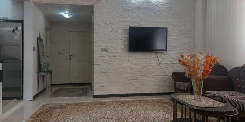                                             واحد 86 متری خوش نقشه فول امکانات
                                                                                آپارتمان
                                        در  قم