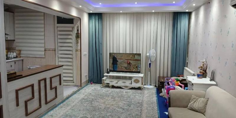                                             واحد ۸۰ متری تک واحدی
                                                                                آپارتمان
                                        در خاکفرج قم