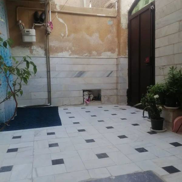                                             خانه پشت قواره کوچه ۲متری
                                                                                منزل ویلایی
                                        در نیروگاه قم