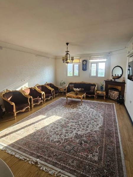                                             فروش واحد دو نبش دوخوابه 81متری در عطاران
                                                                                آپارتمان
                                        در  قم