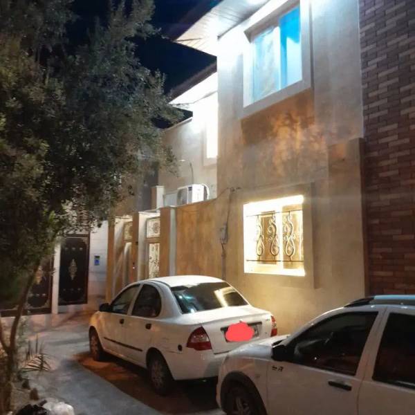                                             خانه ویلایی دو طبقه مجزا سند ششدانگ ،۶ خواب
                                                                                منزل ویلایی
                                        در حنیف نژاد قم