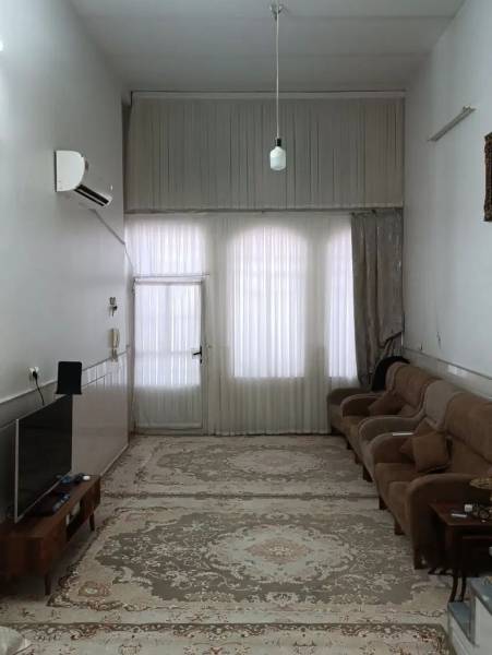                                             خونه ویلایی دوبلکس
                                                                                منزل ویلایی
                                        در دروازه چوبی قم
