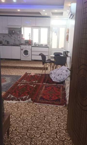                                            ۷۰ متر  سه طبقه
                                                                                منزل ویلایی
                                        در شهر قائم قم