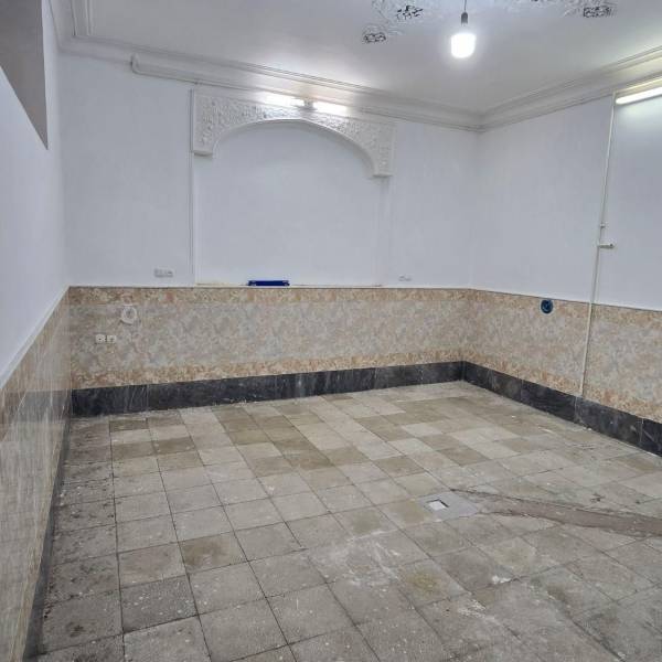                                             منزل شیک ۲ طبقه مجزا شیک۱۵خرداد اتش نشانی
                                                                                منزل ویلایی
                                        در  قم