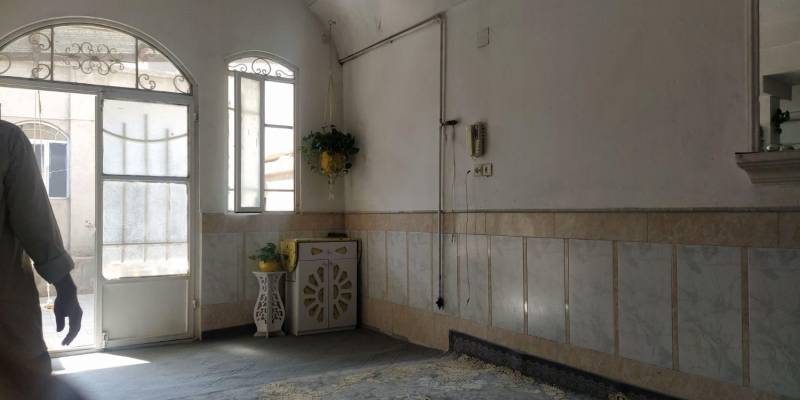                                             ویلایی شش‌دانگ بزرگ
                                                                                منزل ویلایی
                                        در شاه ابراهیم قم
