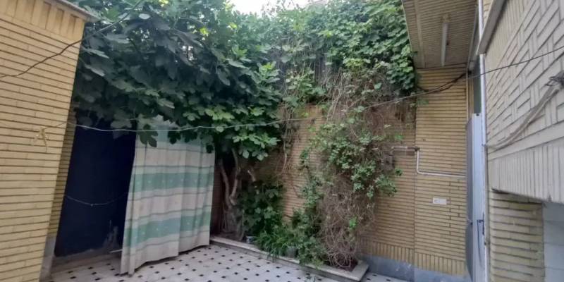                                             ویلایی، پر نور، دو طبقه شمالی، ۱۱۲ متر
                                                                                منزل ویلایی
                                        در نوبهار قم