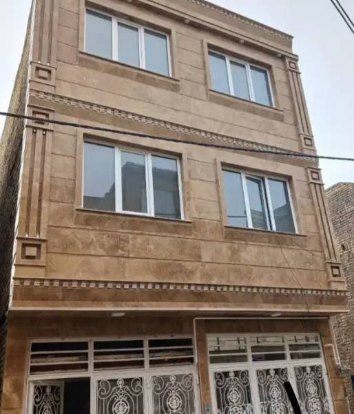                                             یک واحد منزل ویلایی طبقه همکف ۱۴۰ متر
                                                                                منزل ویلایی
                                        در قلعه کامکار قم