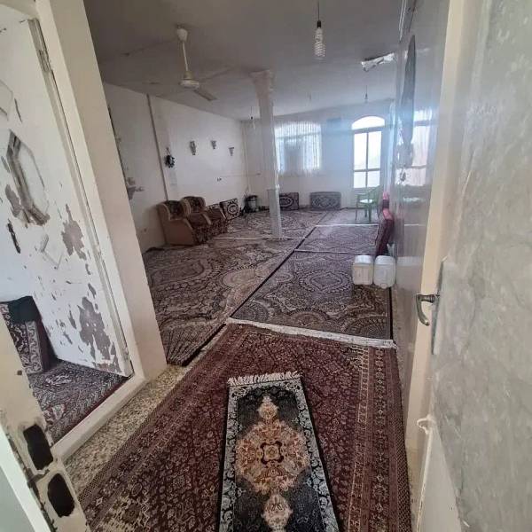                                             فروش منزل مسکونی
                                                                                منزل ویلایی
                                        در شاه ابراهیم قم