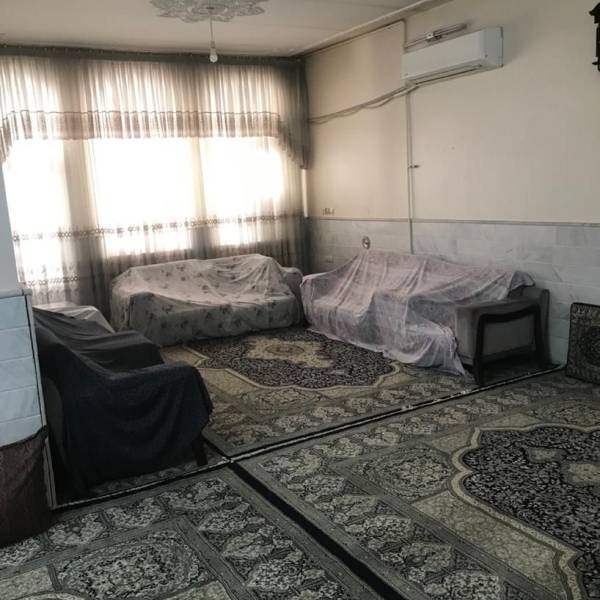                                             خانه ویلایی واقع در بلوار همت
                                                                                منزل ویلایی
                                        در امامزاده ابراهیم قم