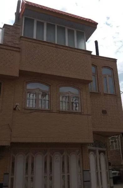                                             منزل ویلایی  ۱۳۰ متری شیک و تمیز
                                                                                منزل ویلایی
                                        در شهرک مهدیه (مدرس) قم