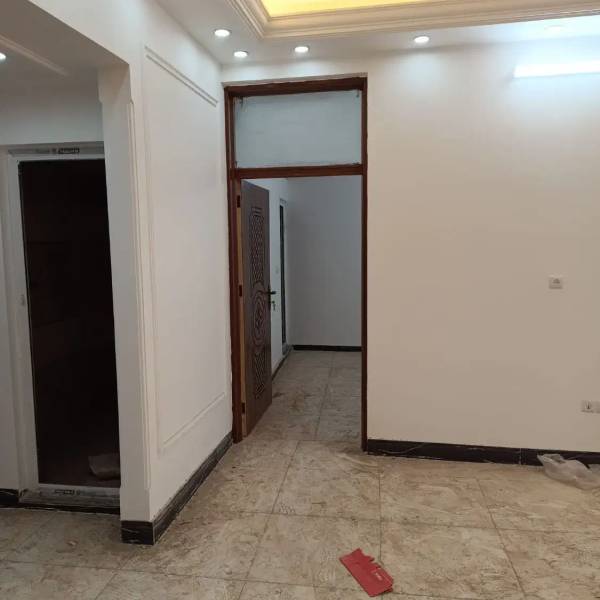                                             خانه 135 متری همکف کلید نخورده مهندسی ساز
                                                                                منزل ویلایی
                                        در سربخش قم