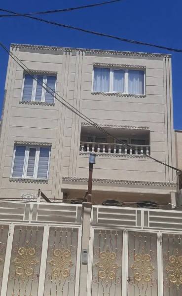                                             فروش خانه ویلایی ۲ونیم طبقه
                                                                                منزل ویلایی
                                        در  قم