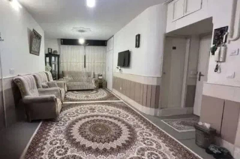                                             آپارتمان تک خواب سند تک برگ
                                                                                آپارتمان
                                        در  قم