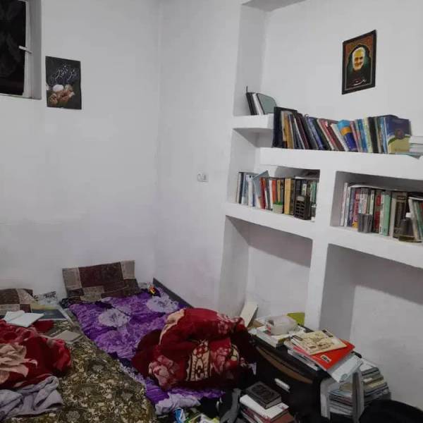                                             بنام خدا منزل مسکونی فروشی
                                                                                منزل ویلایی
                                        در نیروگاه قم