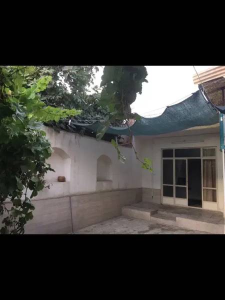                                             فروش خانه نزدیک حرم
                                                                                منزل ویلایی
                                        در چهار مردان قم