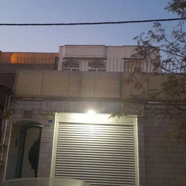                                             منزل ویلایی ۳ طبقه
                                                                                منزل ویلایی
                                        در انصار‌الحسین قم