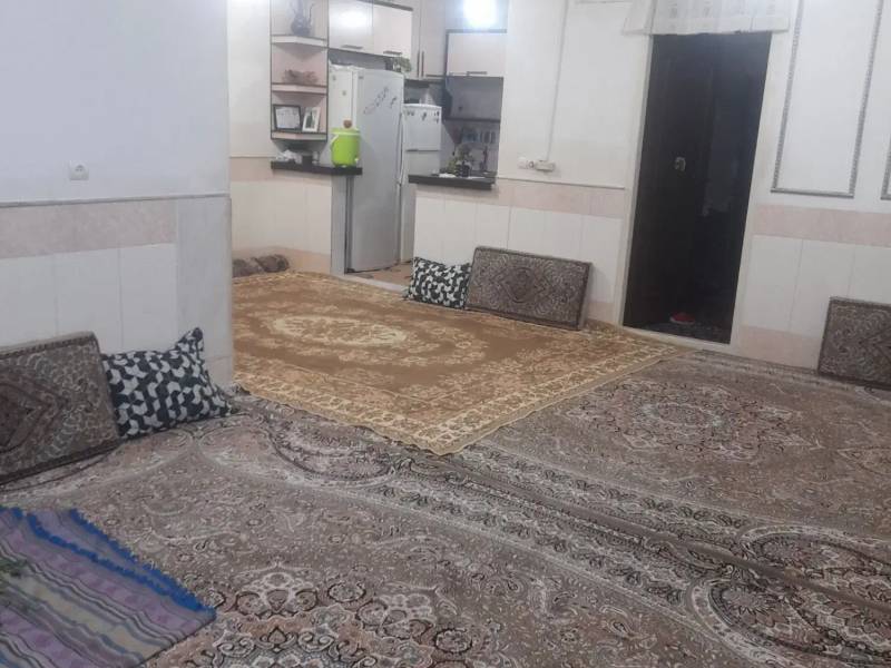                                             همکف
                                                                                منزل ویلایی
                                        در شهرک امام حسین قم