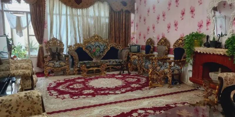                                            خانه 95 متر همکف
                                                                                منزل ویلایی
                                        در امام خمینی قم