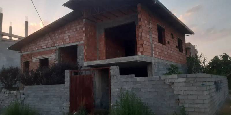                                             فروش مسکونی نمیه کاره
                                                                                منزل ویلایی
                                        در  بابلسر