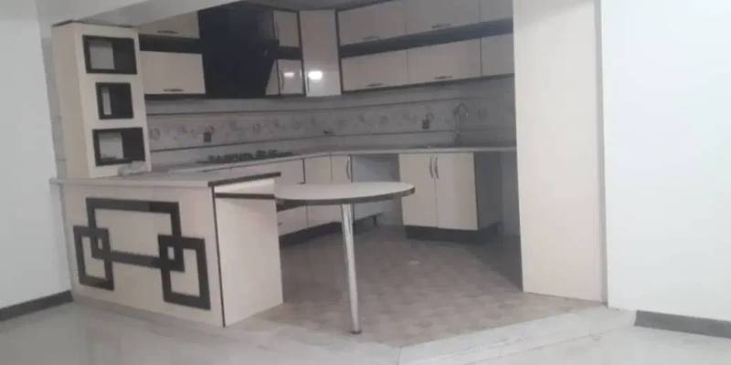                                             واحد خوش نقشه ۱۰۰ متری سند ۶ دانگ
                                                                                آپارتمان
                                        در  قم